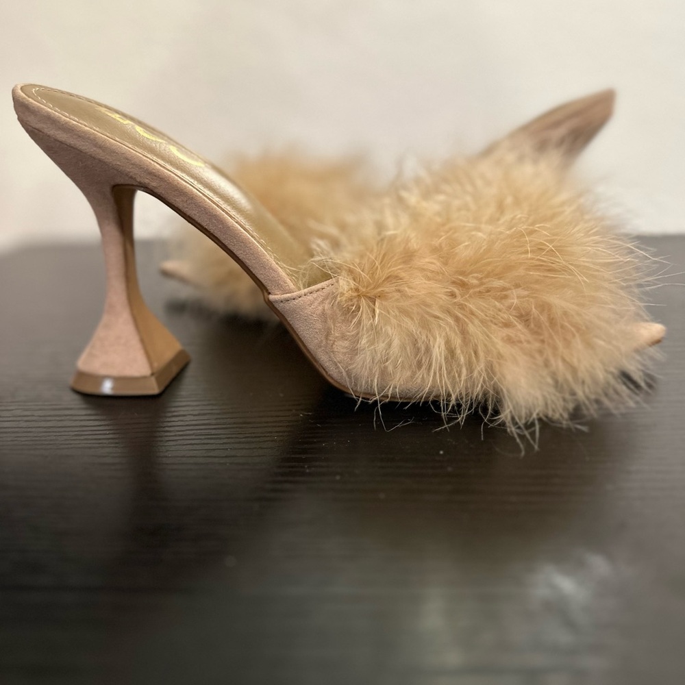 Chic Tan Feathered Women's Heels